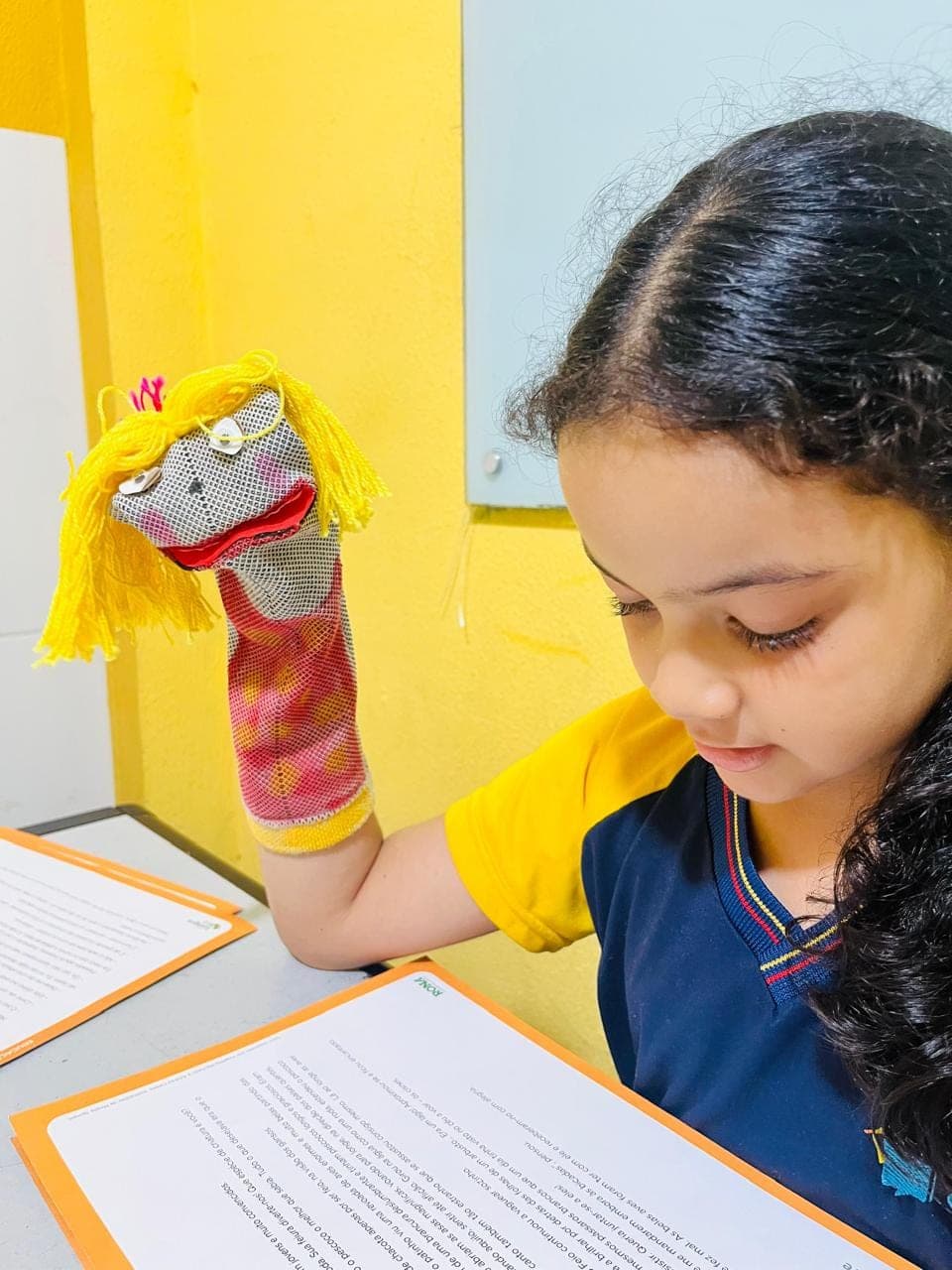 Alunos do 2º Ano do Ensino Fundamental em atividades pedagógicas na Eduque Já (foto 4)