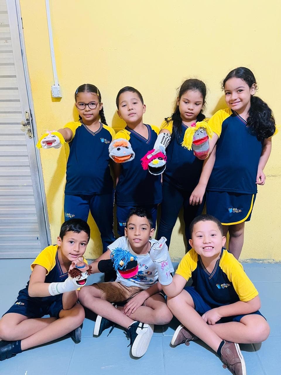 Alunos do 2º Ano do Ensino Fundamental em atividades pedagógicas na Eduque Já (foto 5)