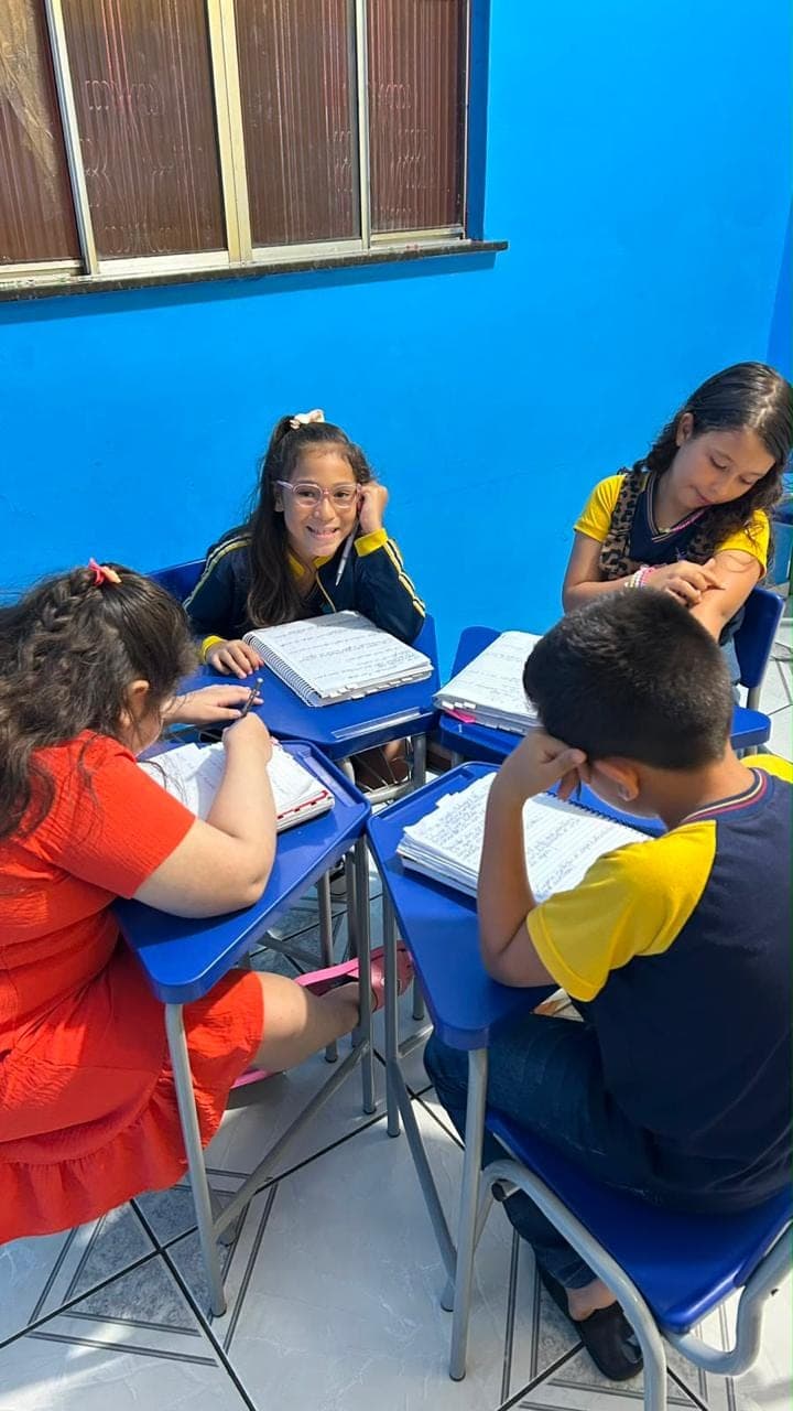 Alunos do 3º Ano do Ensino Fundamental em atividades pedagógicas na Eduque Já (foto 4)