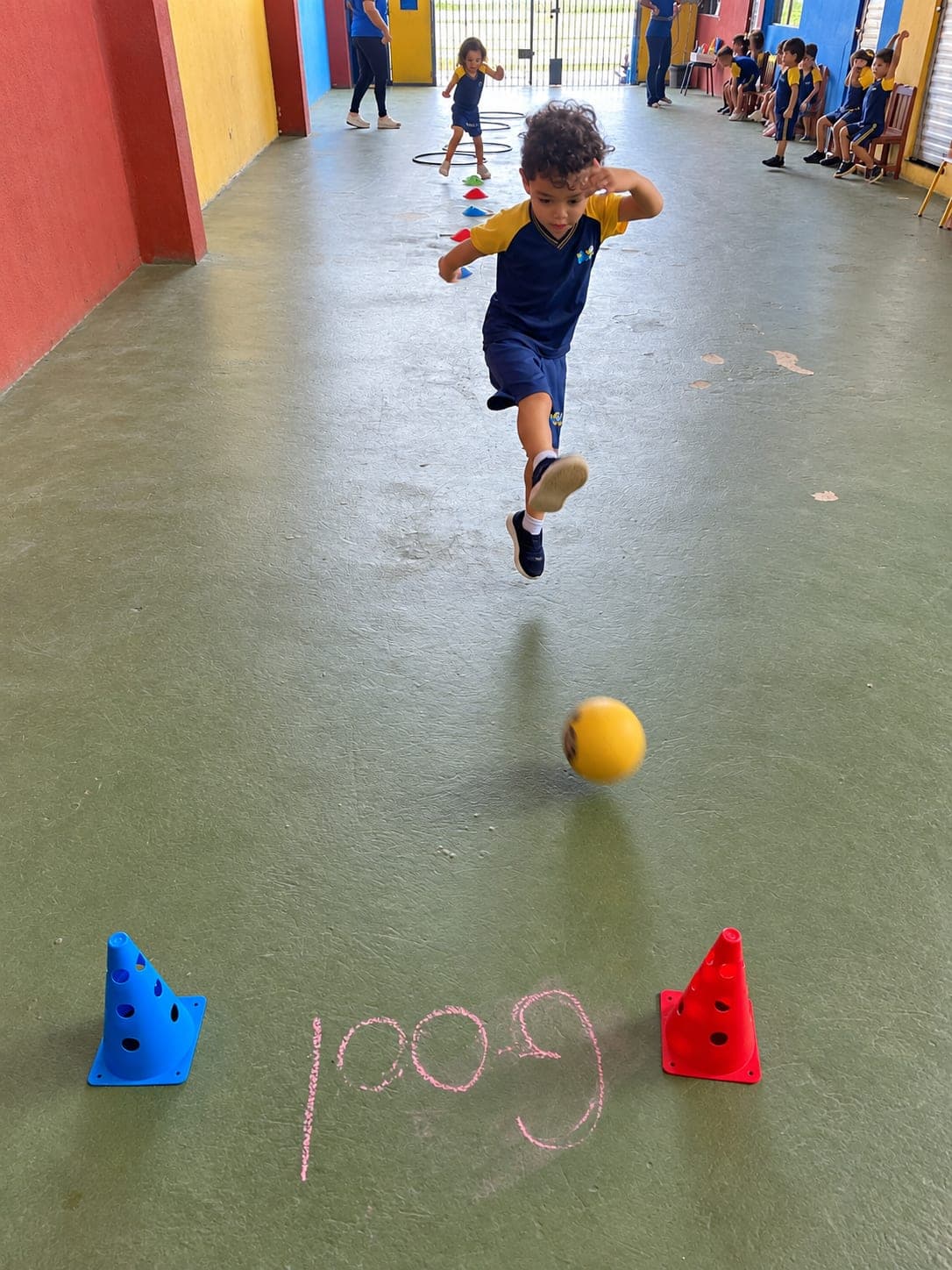 Crianças do Infantil 3 participando de atividades pedagógicas na Eduque Já (foto 6)