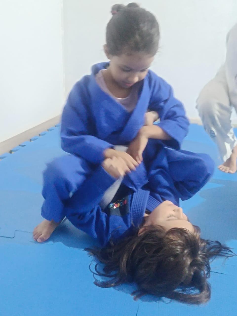 Alunas e alunos da Eduque Já em aula de Jiu-Jitsu (foto 4)